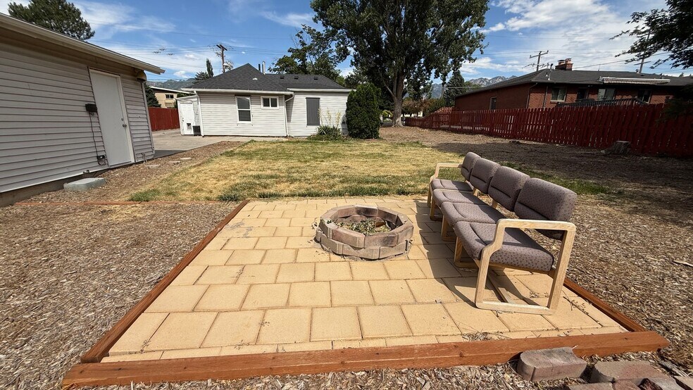 Building Photo - 2760 S 1100 E