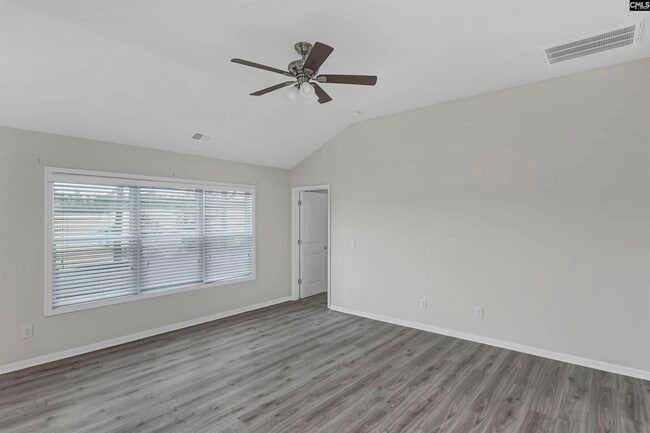 Building Photo - 356 Finch Ln