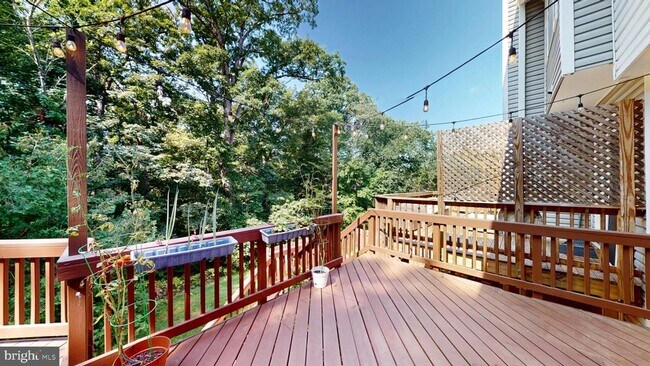 Building Photo - 200 Sulgrave Ct