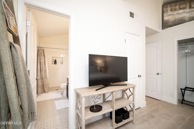 Building Photo - 588 Mogollon Cir