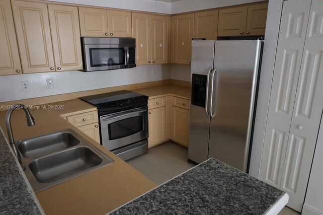 Primary Photo - 6801 SW 44th St