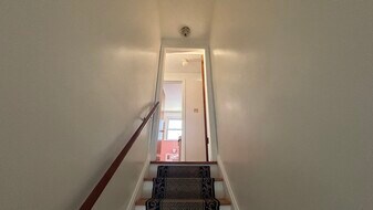 Building Photo - 870 Louisa St