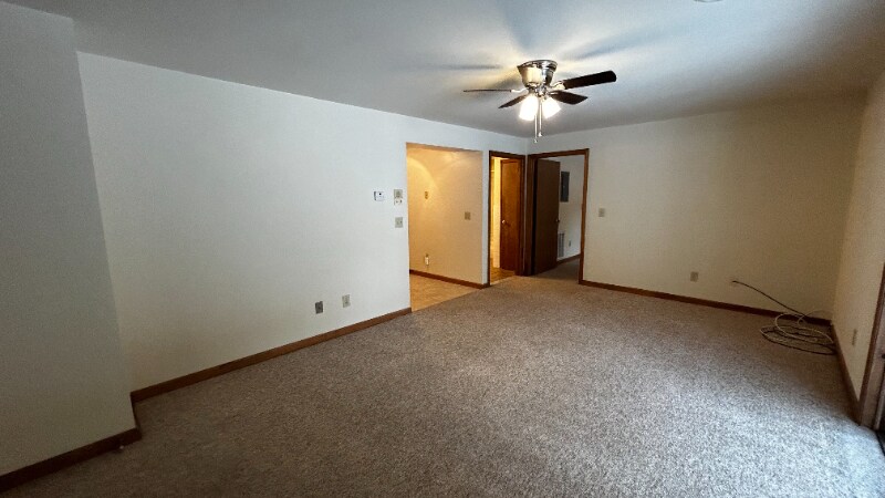 Building Photo - 916 Kings Rd