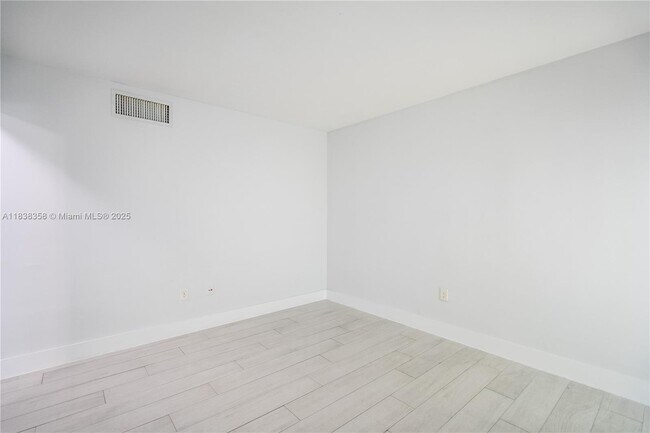 Building Photo - 465 NE 59th St