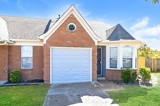 Building Photo - 7865 Shadowland Cove