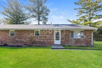 Building Photo - Two bedroom, one bathroom double in Springfield.