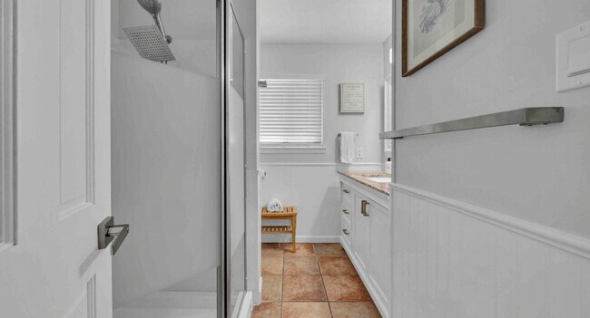 Building Photo - 318 Bream Ave