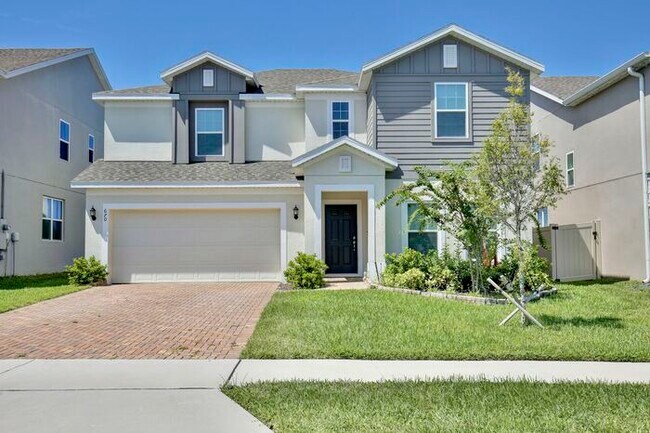 Primary Photo - Stylish and Spacious 3/2.5 Home with No Re...