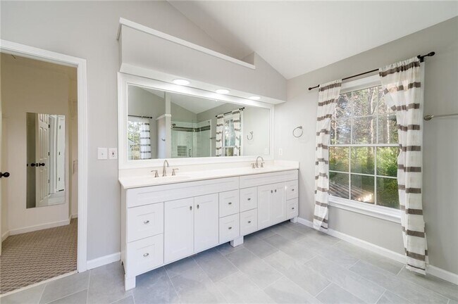 Building Photo - 6480 Stapleford Ln