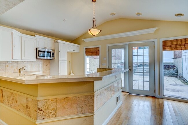 Building Photo - 5264 Dresden Wy