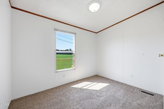 Building Photo - 1385 Live Oak Rd