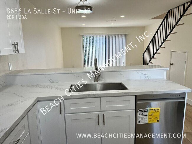 Building Photo - 8656 La Salle St