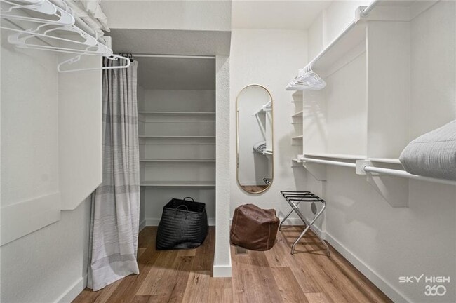 Building Photo - 5 Blandford Ln