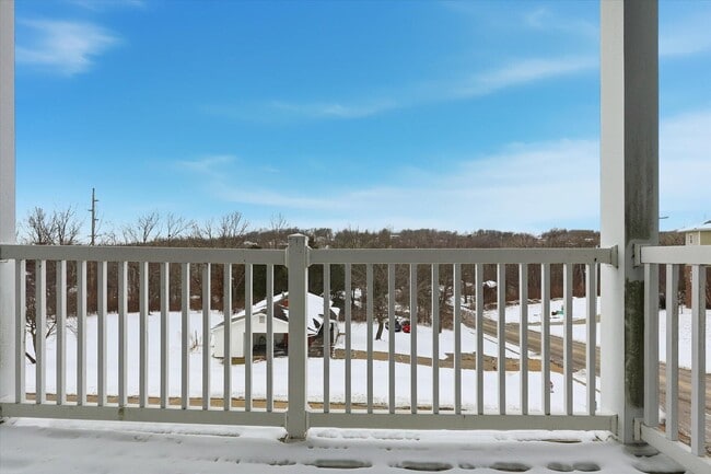 Building Photo - 2212 Chapel Hill Rd