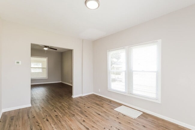 Building Photo - 2316 Delavan Ave