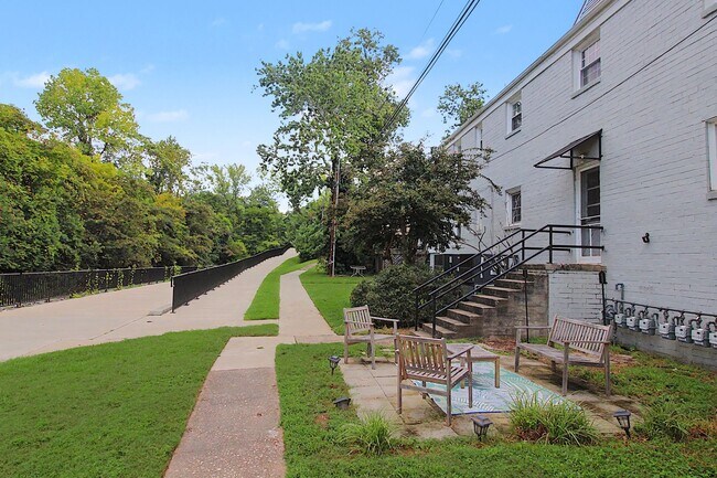 Building Photo - 419-C Wakefield Drive