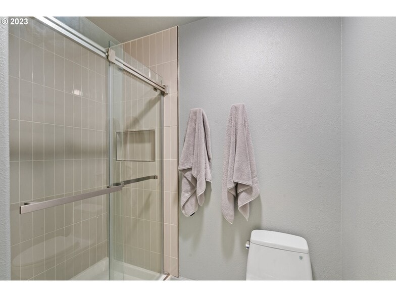 Building Photo - 3509 NE 80th St