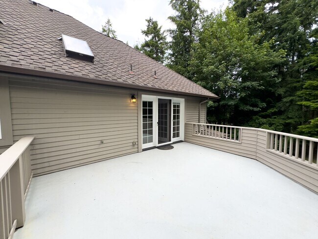 Building Photo - 4bd/2.5ba Redmond Home