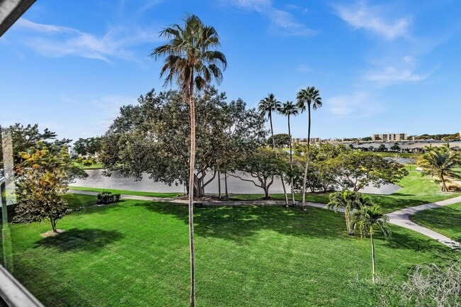 Building Photo - 14623 Bonaire Blvd