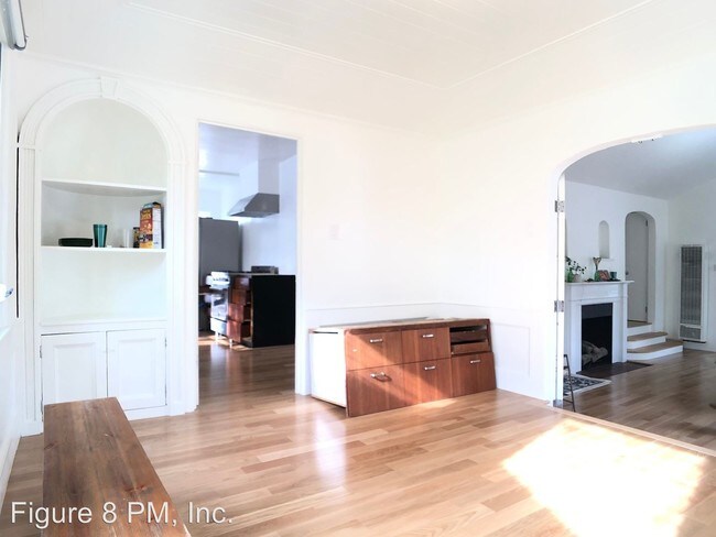 Building Photo - 2 br, 1 bath Apartment - 1947 Hyperion Ave