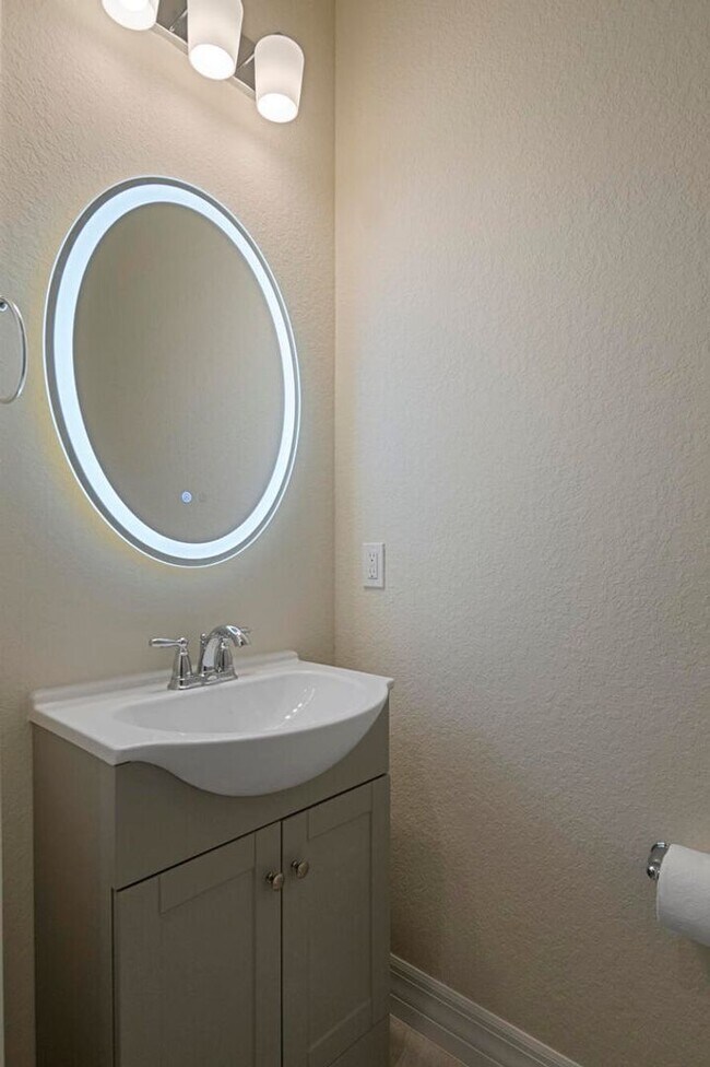 Building Photo - 4837 Chantilly Rd