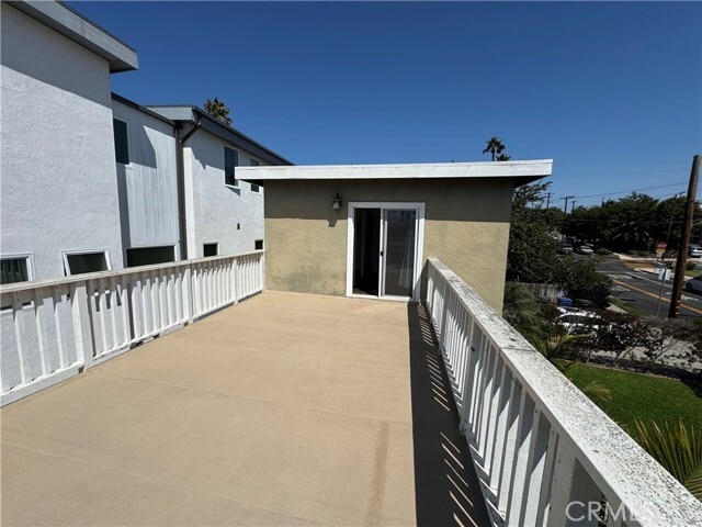 Building Photo - 635 Prospect Ave