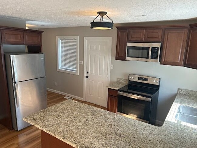 Building Photo - 3 Bed 2 Bath in Hapeville!