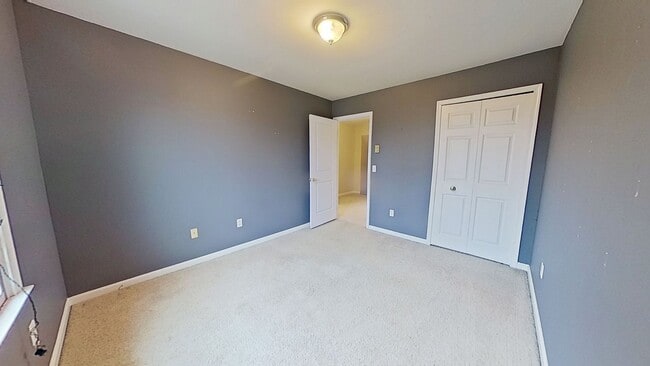 Building Photo - 3 Bedroom Semi-Detached Home in Crossroads Borough!