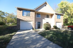 Building Photo - 326 NW Gibson Rd