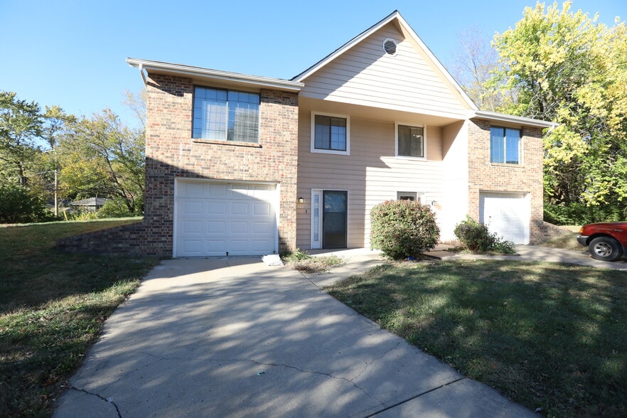 Primary Photo - 326 NW Gibson Rd