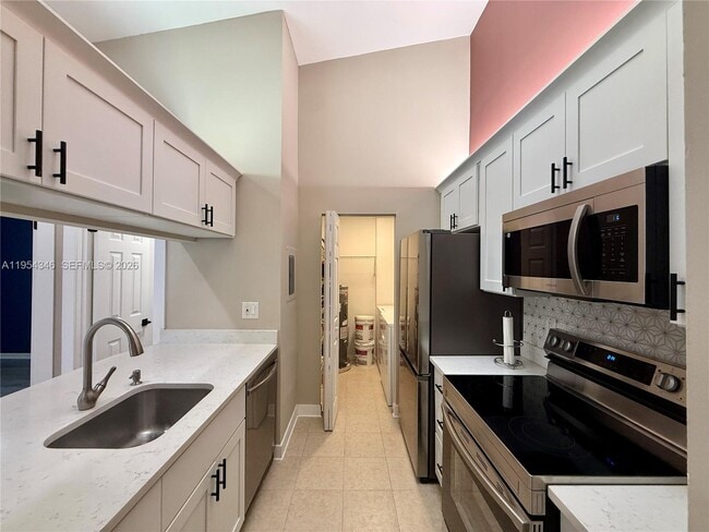 Building Photo - 2550 N Nob Hill Rd