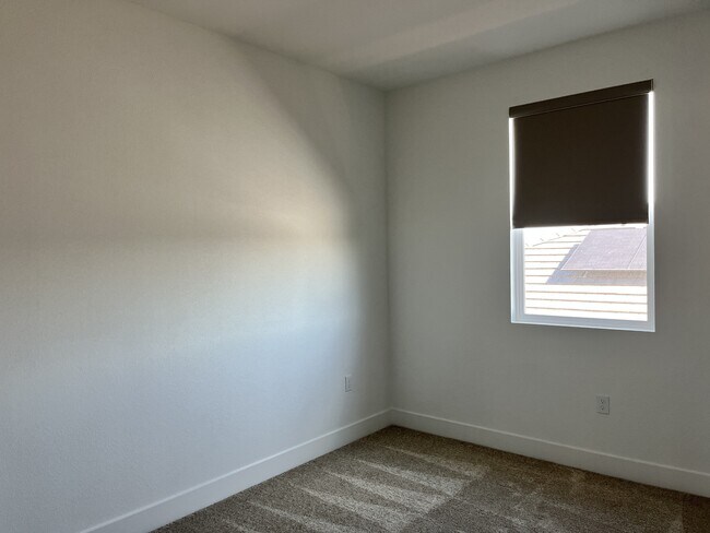 Building Photo - 2133 Verde Ranch Rd