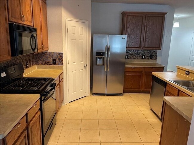 Building Photo - 4624 Matthew Dr