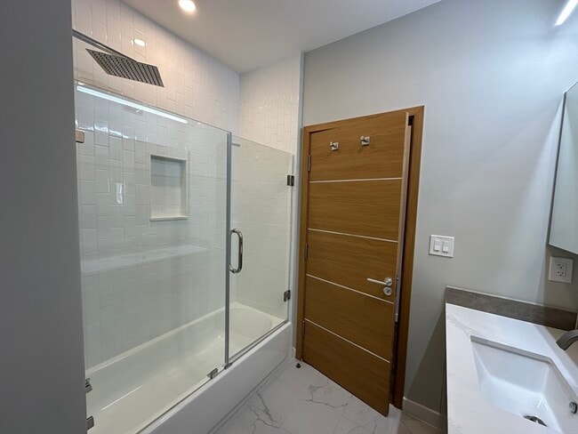 Building Photo - 33 Copeland St