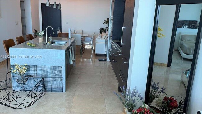 Building Photo - 900 Biscayne Blvd