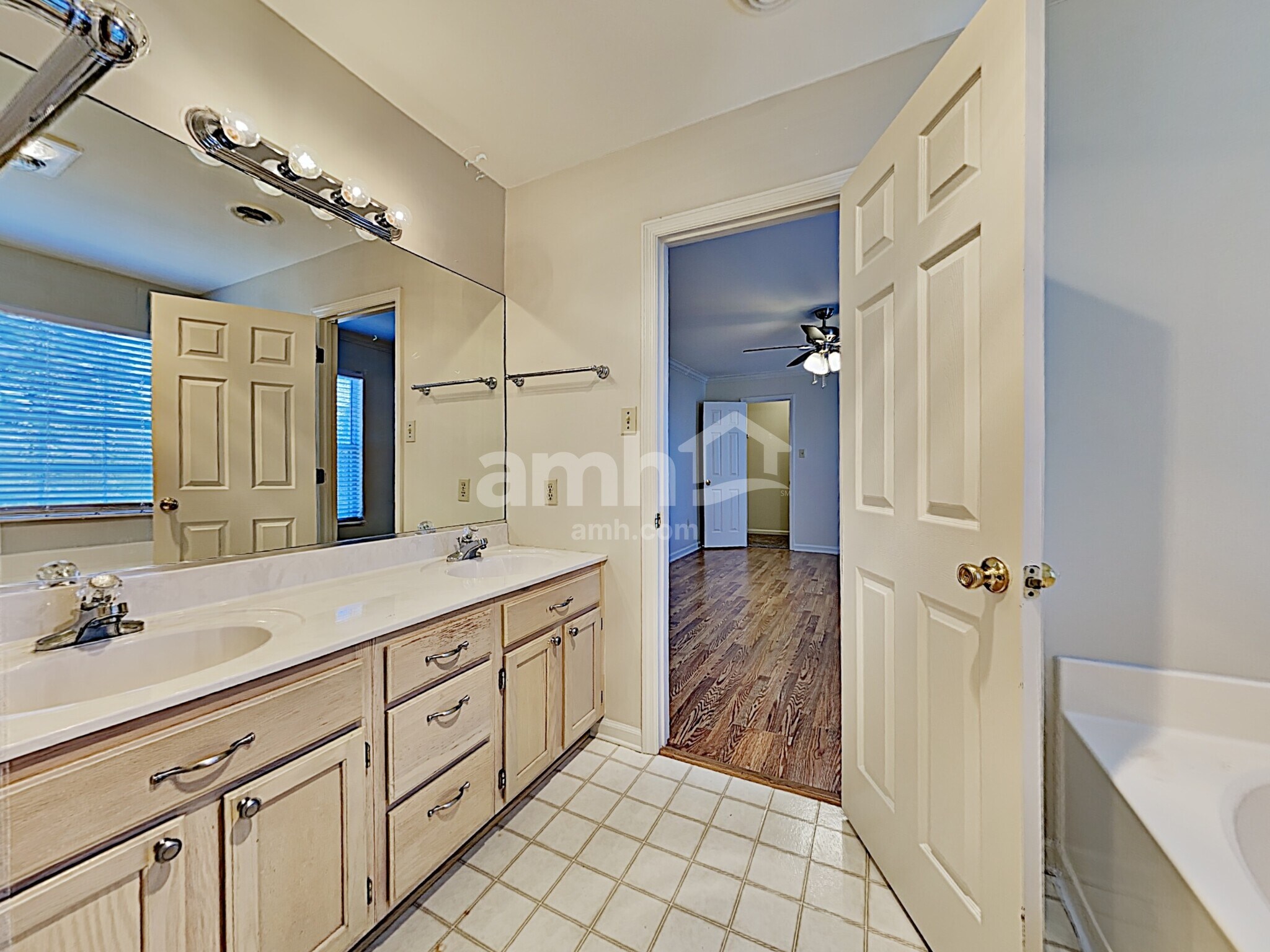 Building Photo - 10225 Highgate Cir