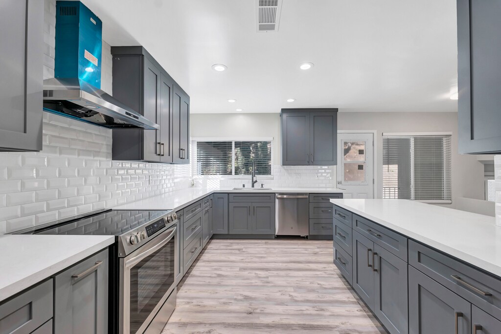 Building Photo - 19653 Valdez Dr