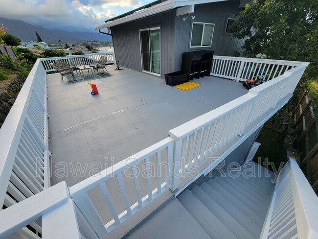 Building Photo - 44-119 Mikiola Dr