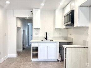 Building Photo - Beautiful 3 Bedroom ADU on a private street