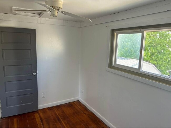 Building Photo - 304 N Wilson St