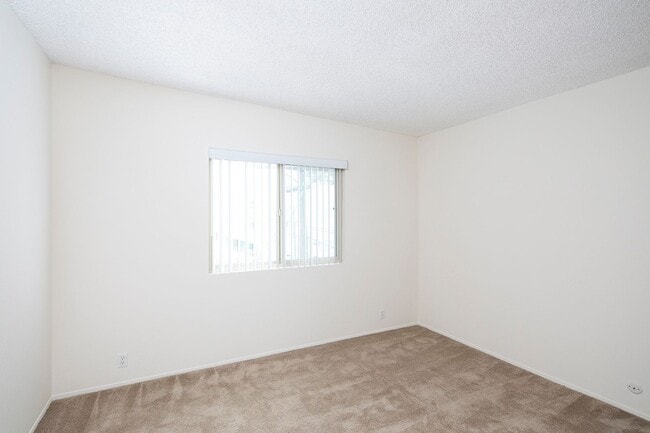 Building Photo - *OPEN HOUSE: 8/23 10-11AM* 2BR in the La J...