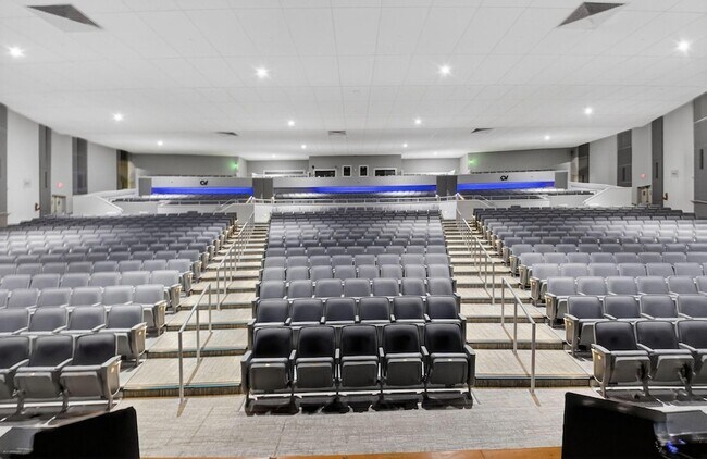 Building Photo - 177 Fanshaw E