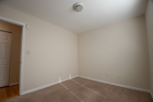 Building Photo - Comfortable 3 Bedroom / 2 Bath One - Level Home in Tuscaloosa-Lakewood Neighborhood!