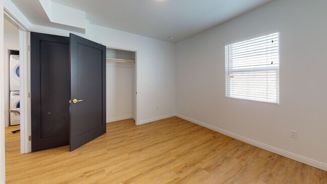 Building Photo - 2901-2911 Bellevue Ave