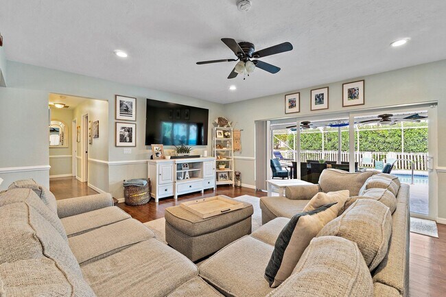 Building Photo - 9674 Dogwood Ave