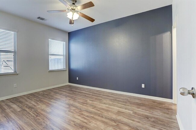 Building Photo - 4524 Esper Ln