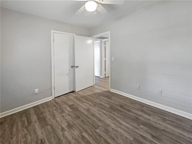 Building Photo - 8438 Stonewall Jackson Dr