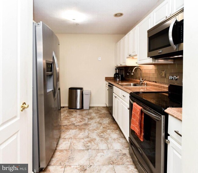 Building Photo - 1401 Deep Gorge Ct