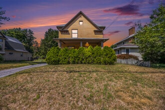 Building Photo - 3271 Coit Ave NE