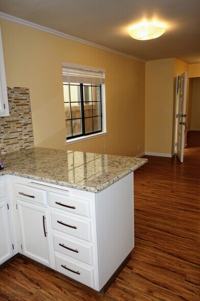 Kitchen to Dining Area - 983 Hacienda Circle